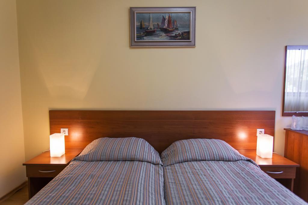 Hera Guest House Chiflik Exterior foto